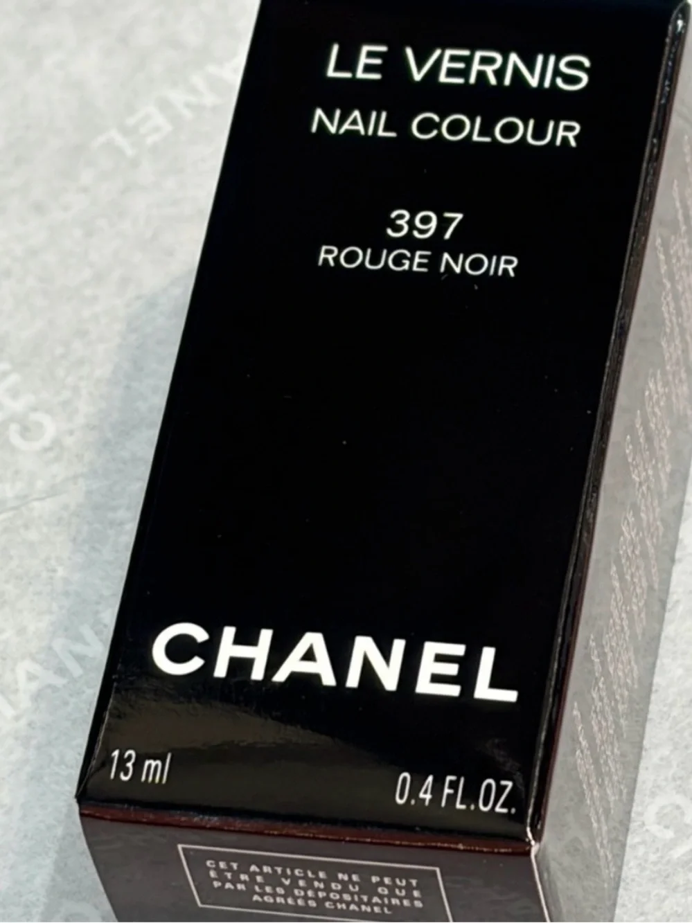 Limited Edition Chanel LE VERNIS Longwear Nail Colour Rouge Noir #397